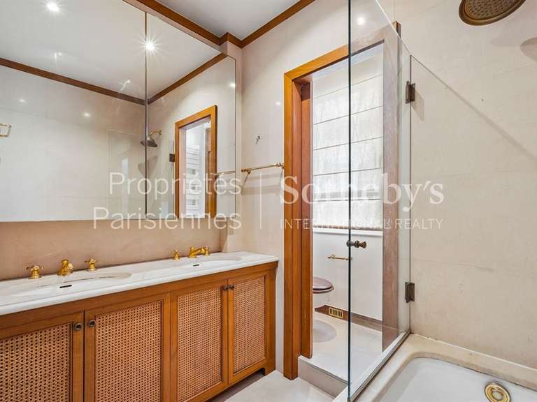 Appartement Paris 8e - 2 chambres - 96m²