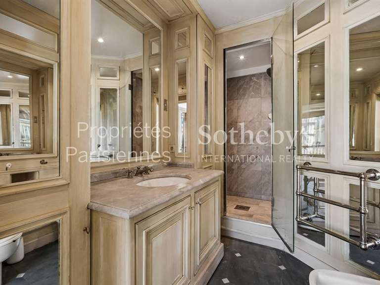 Appartement Paris 8e - 2 chambres - 96m²