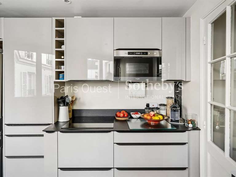 Appartement Paris 8e - 2 chambres - 110m²