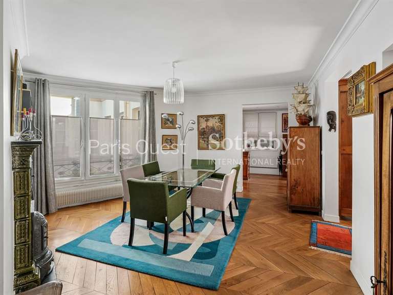 Appartement Paris 8e - 2 chambres - 110m²