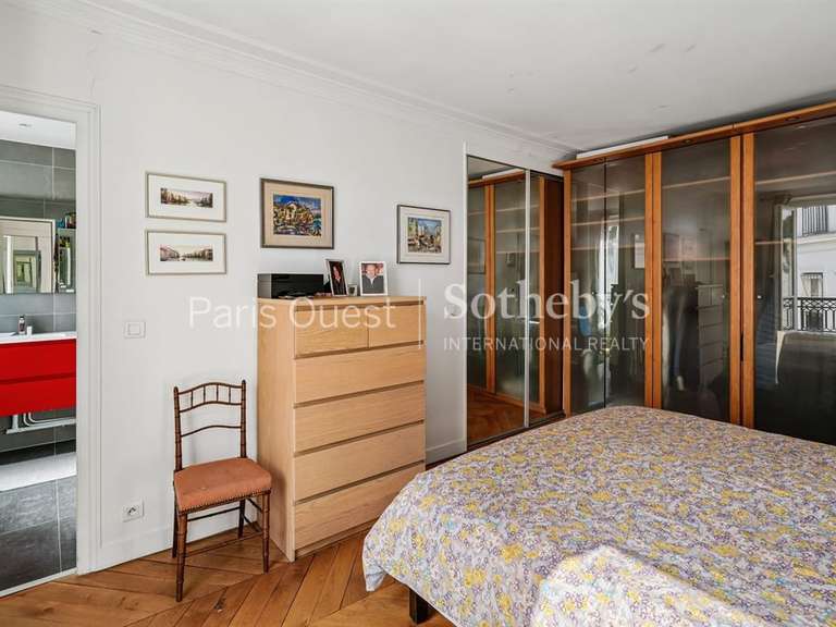 Appartement Paris 8e - 2 chambres - 110m²