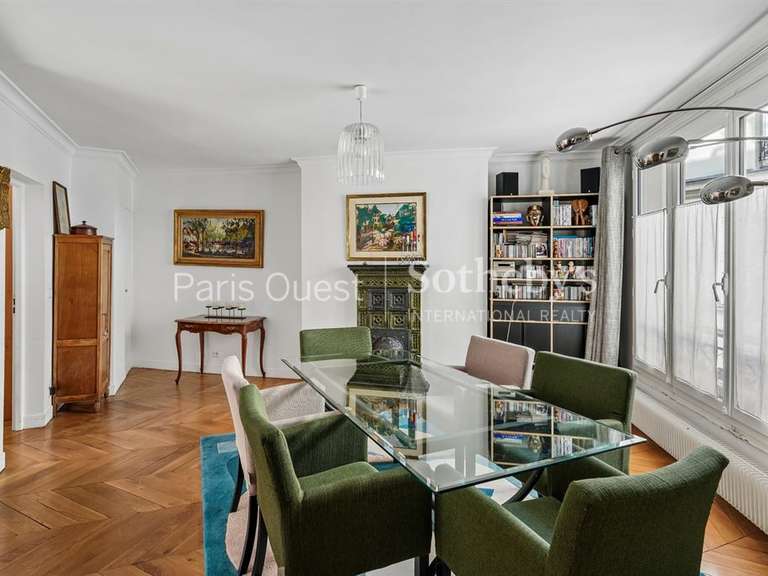 Appartement Paris 8e - 2 chambres - 110m²
