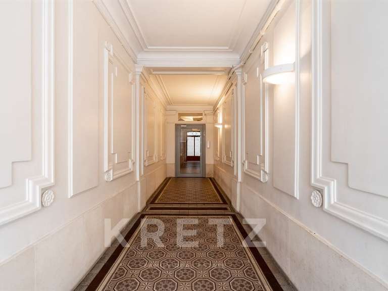 Appartement Paris 8e - 2 chambres - 80m²