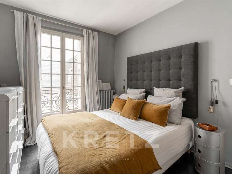 Appartement Paris 8e - 2 chambres - 80m²