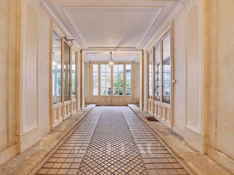 Appartement Paris 8e - 3 chambres - 124m²