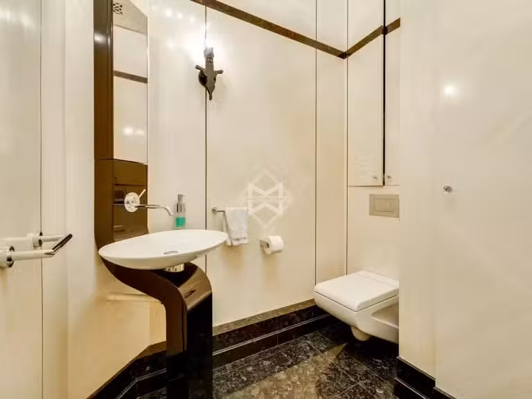 Appartement Paris 8e - 1 chambre - 125m²