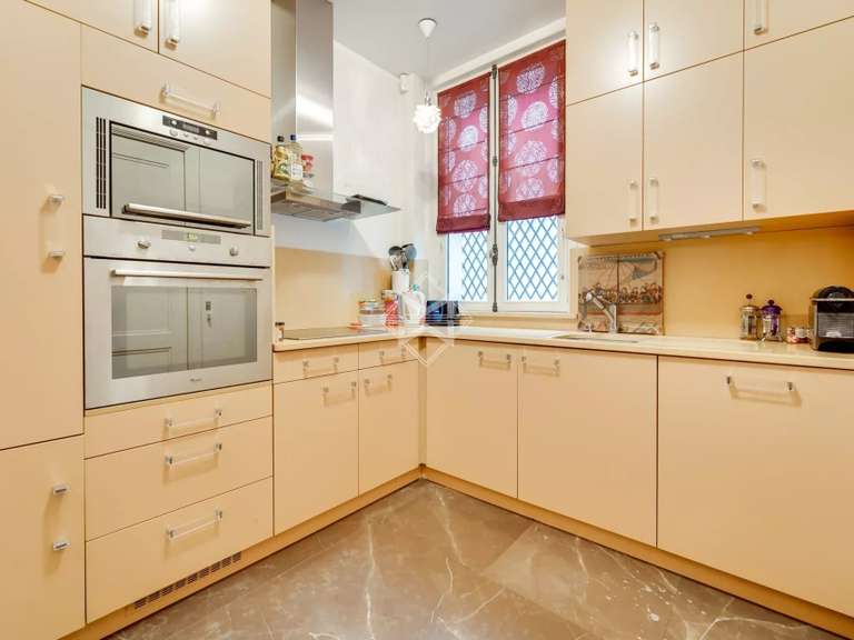 Appartement Paris 8e - 1 chambre - 125m²