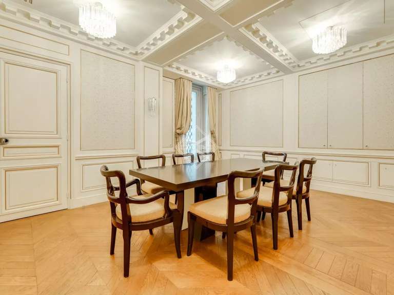Appartement Paris 8e - 1 chambre - 125m²