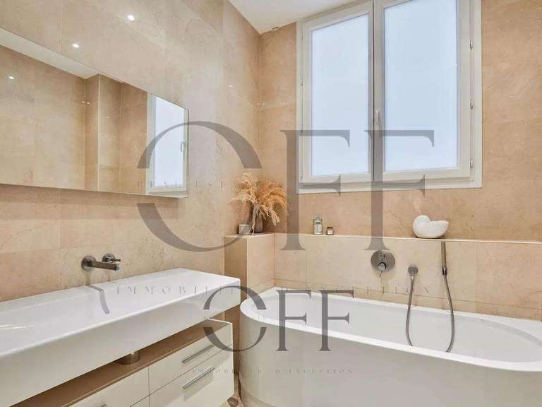 Appartement Paris 8e - 4 chambres