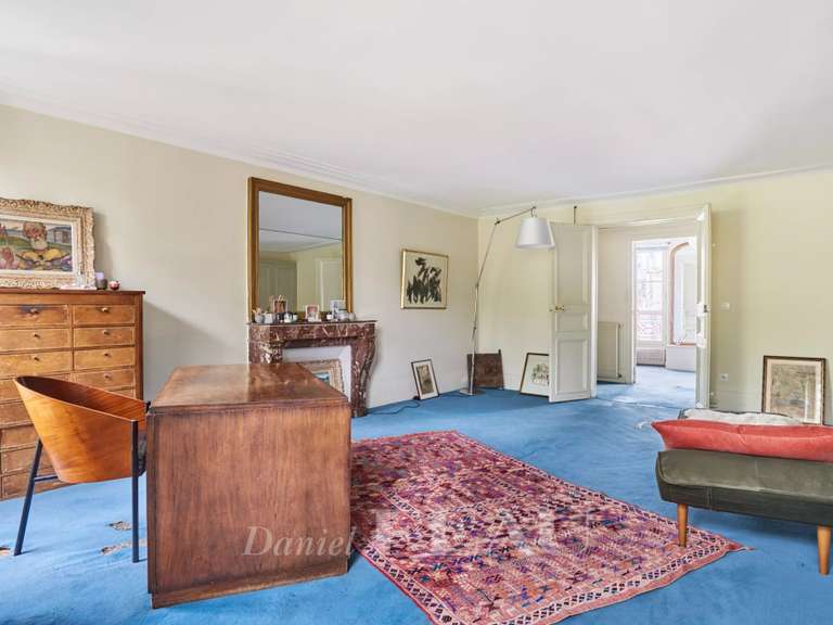 Appartement Paris 8e - 2 chambres - 77m²
