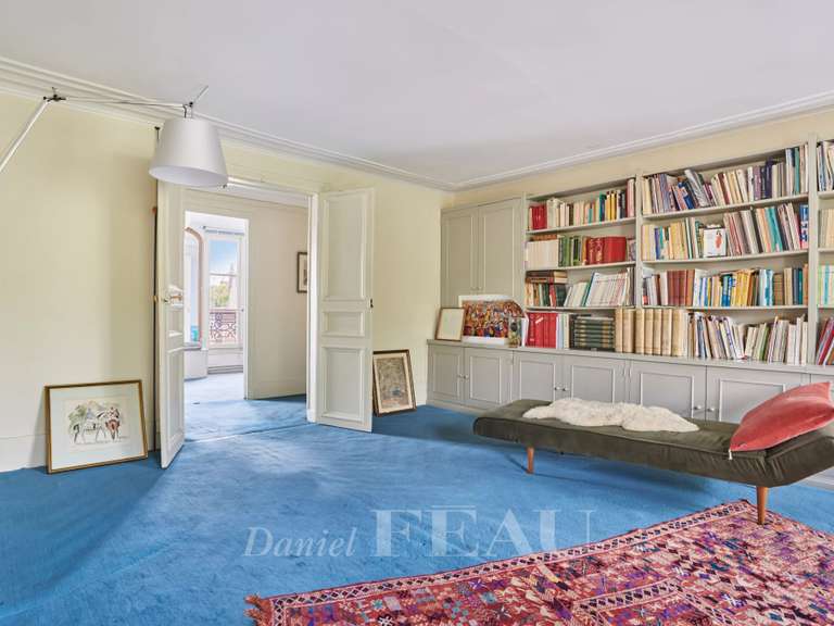 Appartement Paris 8e - 2 chambres - 77m²