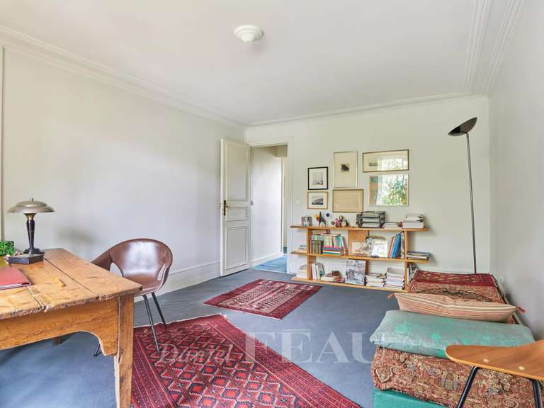 Appartement Paris 8e - 2 chambres - 77m²
