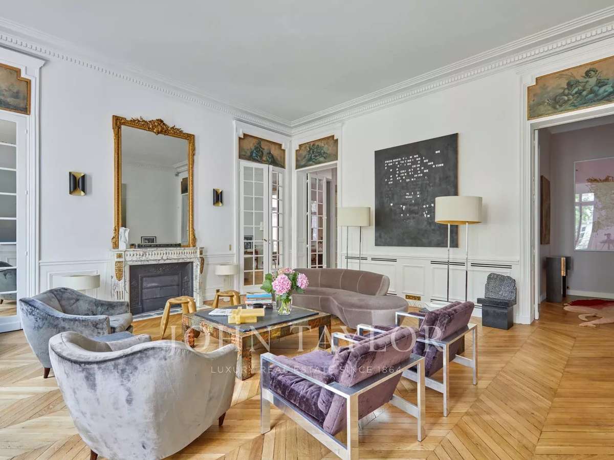 Apartment Paris 8e