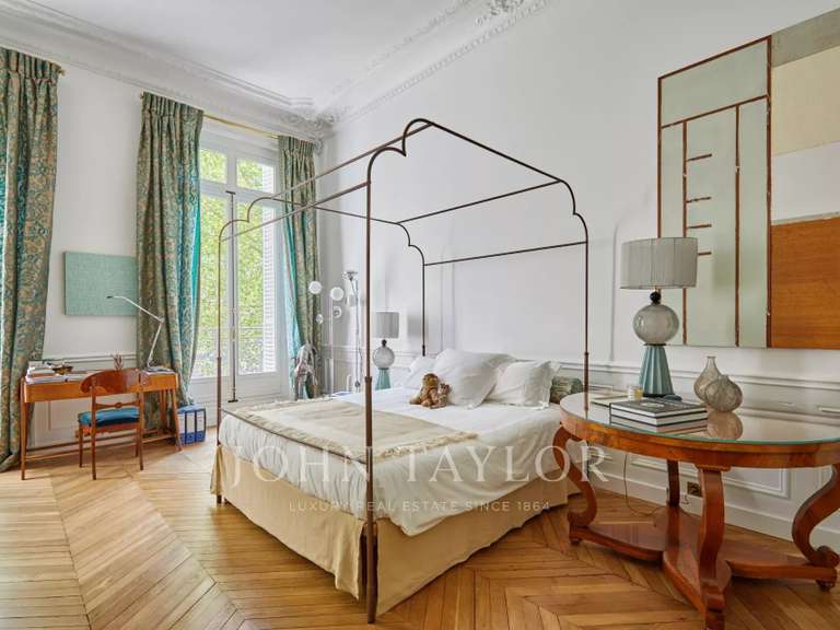 Appartement Paris 8e - 2 chambres - 200m²