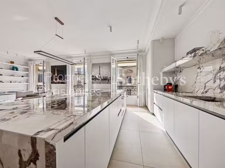 Appartement Paris 8e - 3 chambres - 130m²