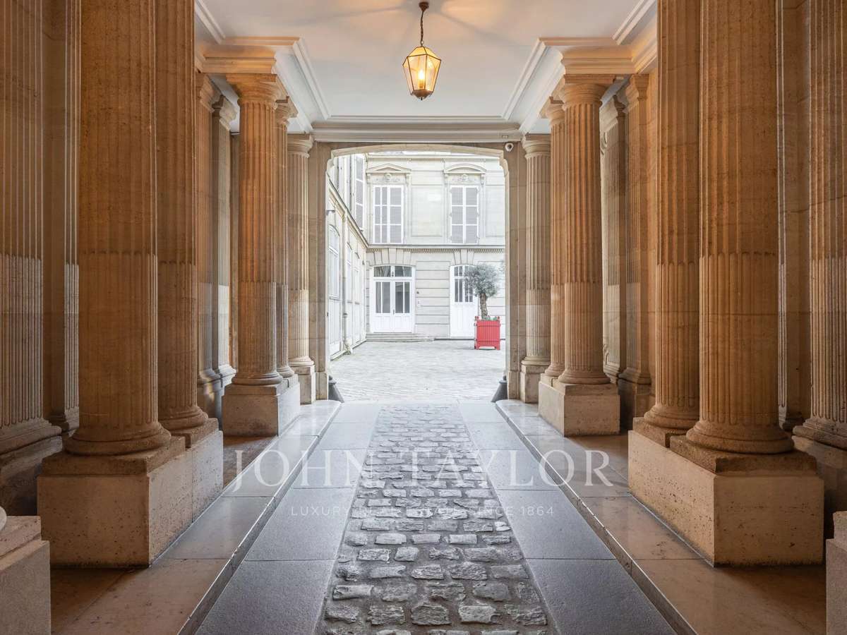 Apartment Paris 8e