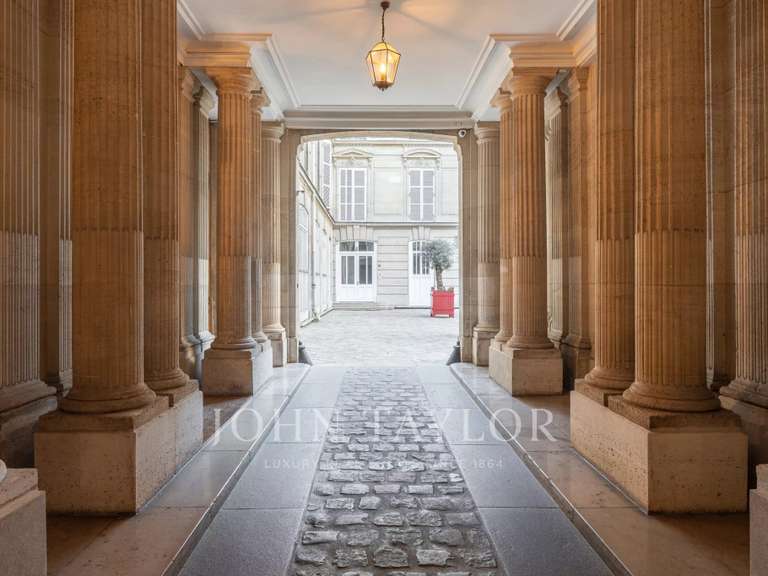 Appartement Paris 8e - 3 chambres - 198m²
