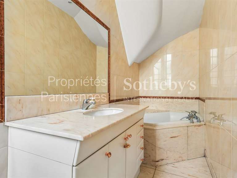 Apartment Paris 8e - 3 bedrooms - 205m²