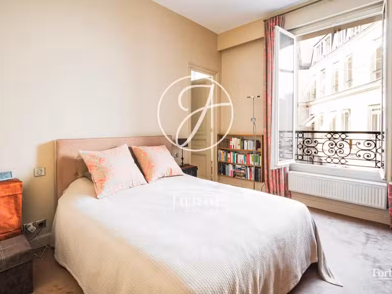 Appartement Paris 8e - 5 chambres - 215m²