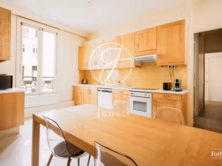 Appartement Paris 8e - 5 chambres - 215m²
