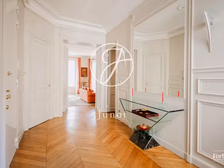 Appartement Paris 8e - 5 chambres - 215m²