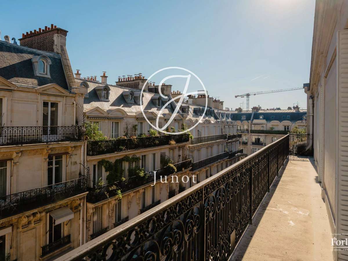 Apartment Paris 8e