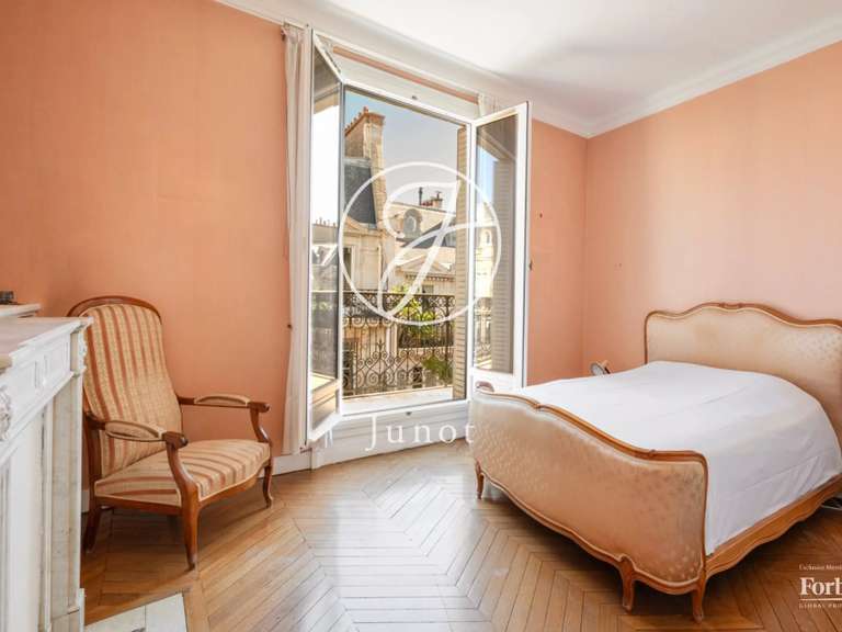 Appartement Paris 8e - 3 chambres - 152m²