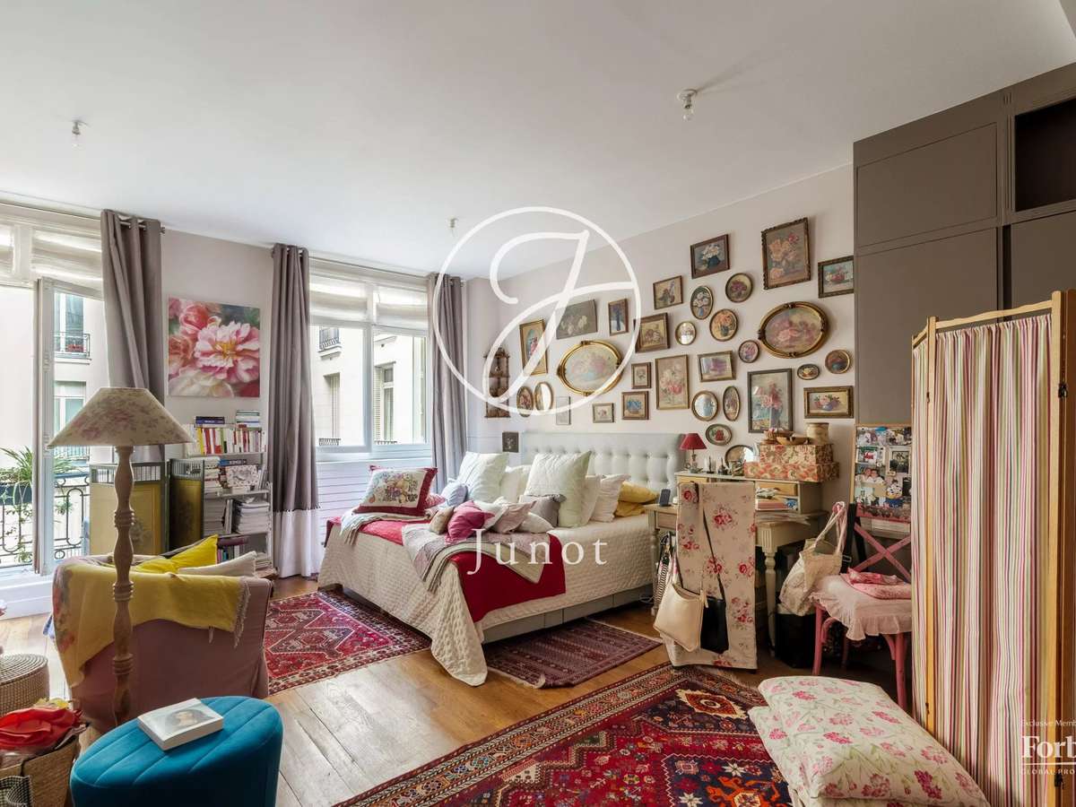 Apartment Paris 8e