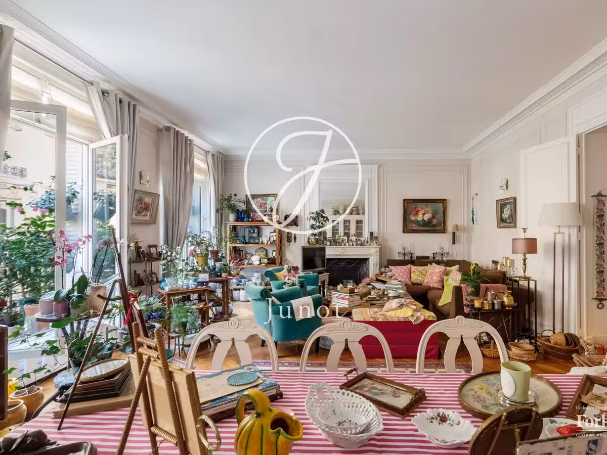 Apartment Paris 8e