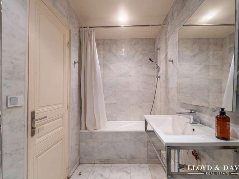 Appartement Paris 8e - 4 chambres - 197m²