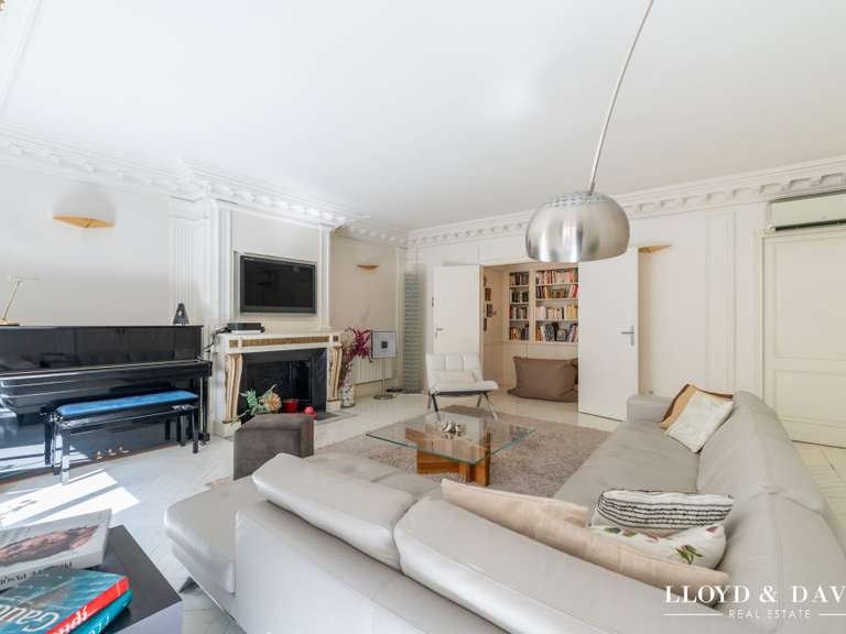 Appartement Paris 8e - 4 chambres - 197m²