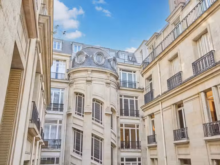 Appartement Paris 8e - 2 chambres - 86m²