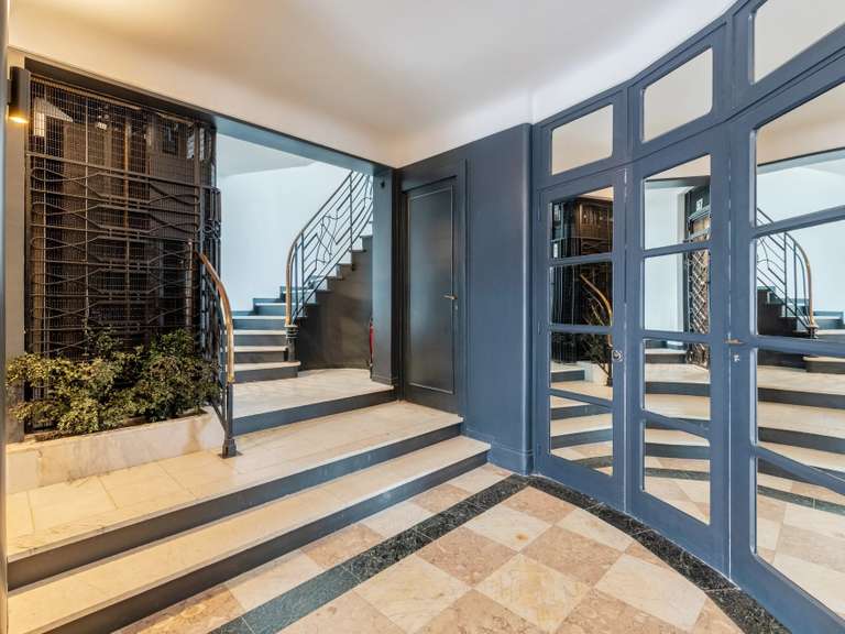 Appartement Paris 8e - 2 chambres - 99m²