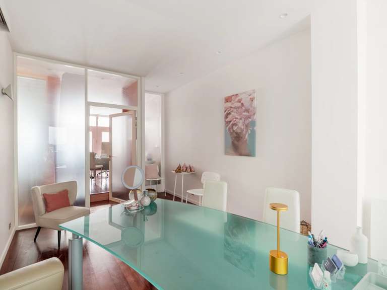 Appartement Paris 8e - 2 chambres - 99m²