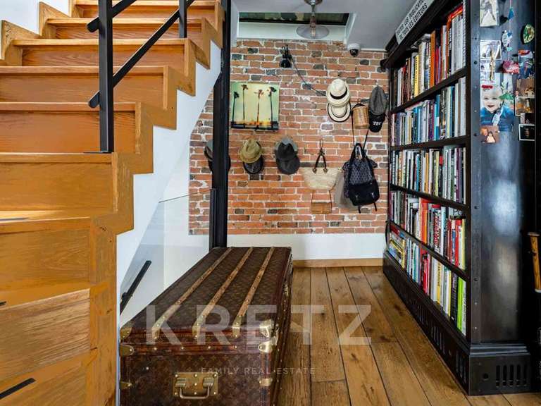 House Paris 8e - 2 bedrooms - 130m²