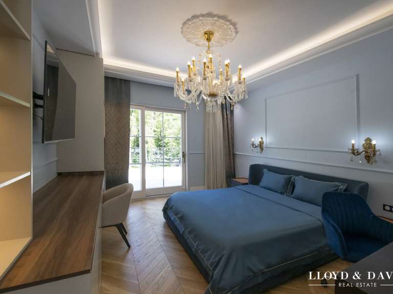 Maison Paris 8e - 6 chambres - 1200m²