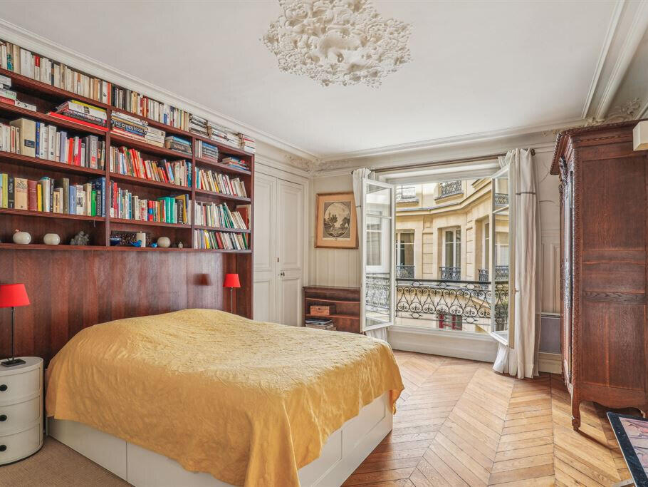 Apartment Paris 9e