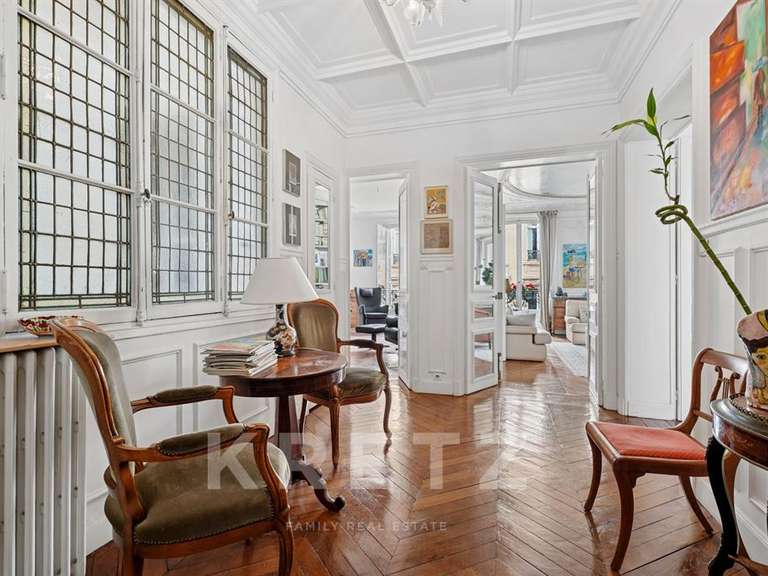 Appartement Paris 9e - 2 chambres - 143m²