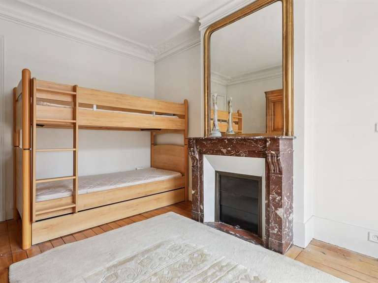 Appartement Paris 9e - 2 chambres - 65m²