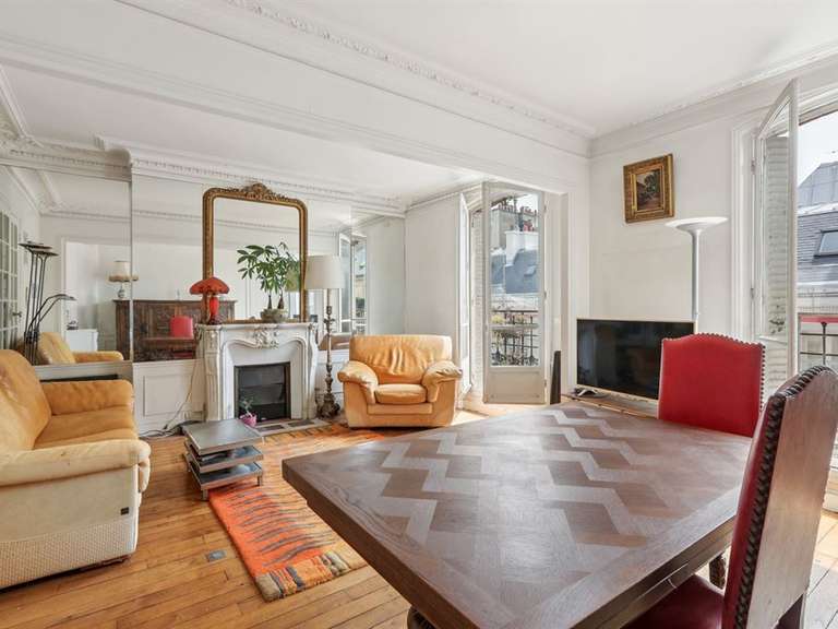 Appartement Paris 9e - 2 chambres - 65m²