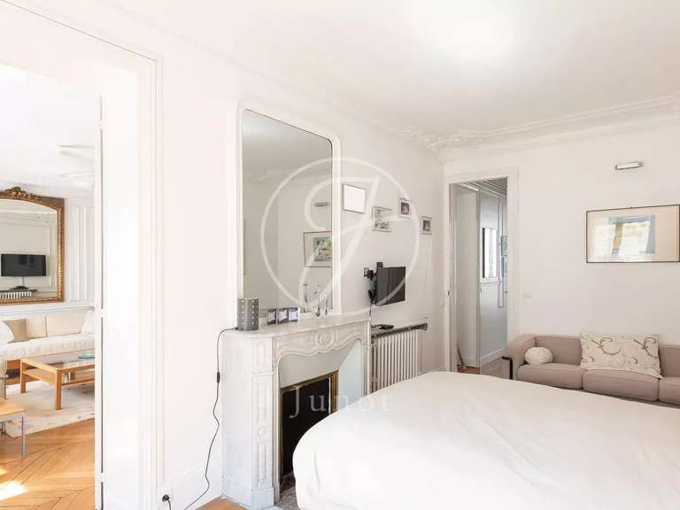 Appartement Paris 9e - 3 chambres - 128m²