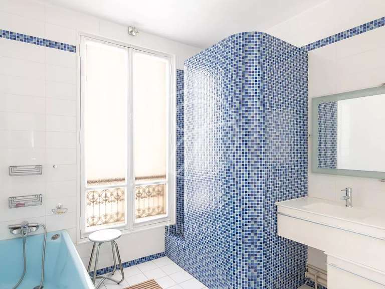 Appartement Paris 9e - 3 chambres - 128m²