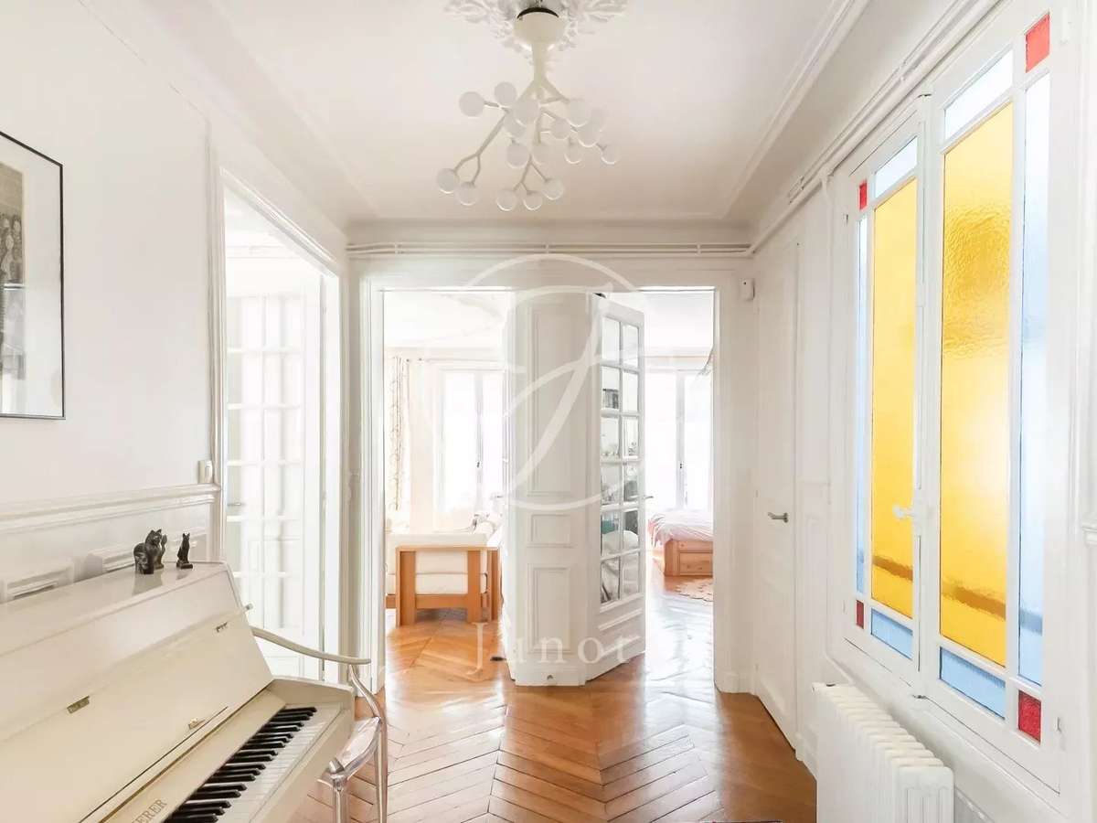 Apartment Paris 9e