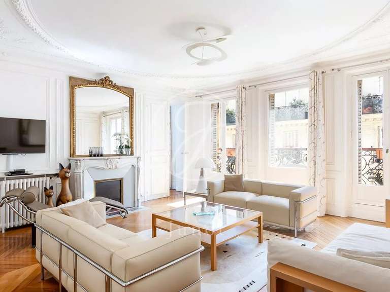 Appartement Paris 9e - 3 chambres - 128m²