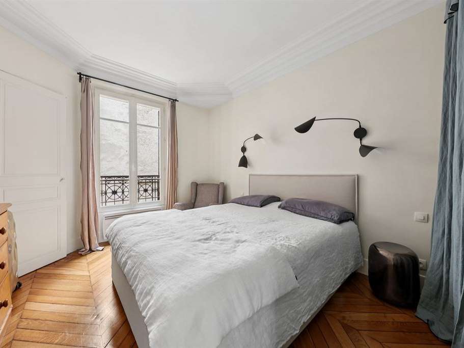 Apartment Paris 9e