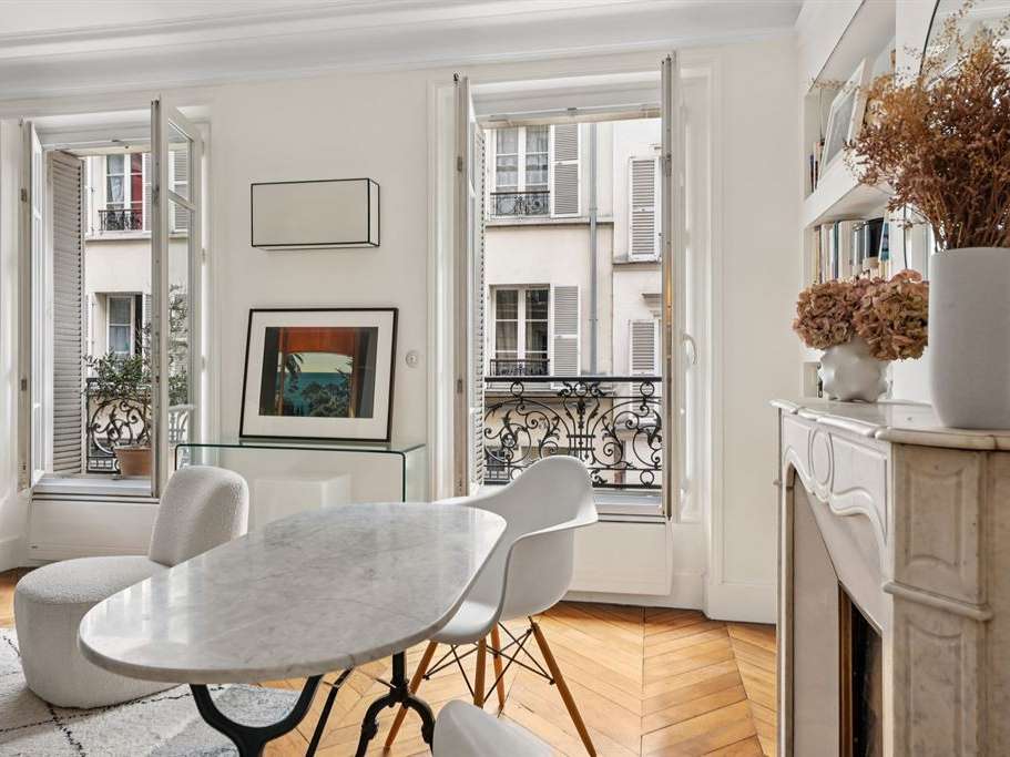 Apartment Paris 9e