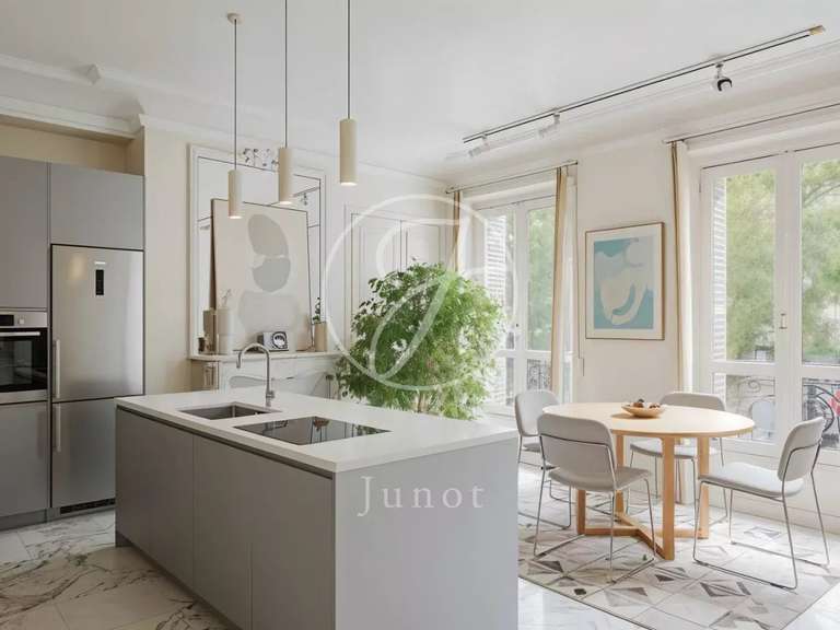 Apartment Paris 9e - 5 bedrooms - 145m²