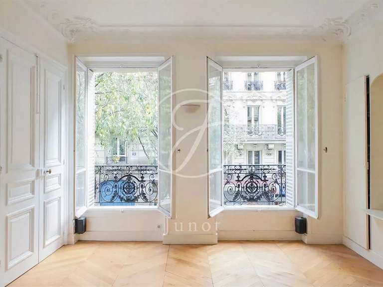Apartment Paris 9e - 5 bedrooms - 145m²