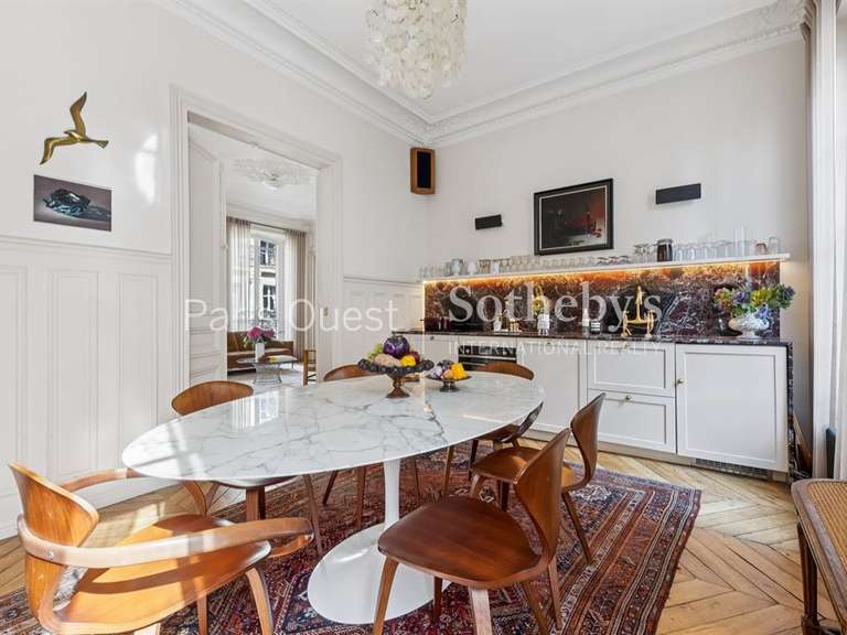 Appartement Paris 9e - 3 chambres - 127m²