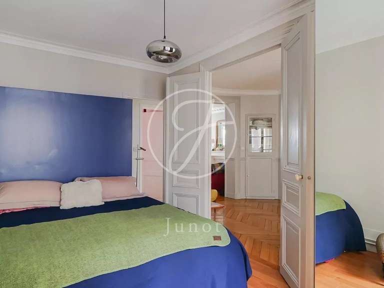 Appartement Paris 9e - 2 chambres - 92m²